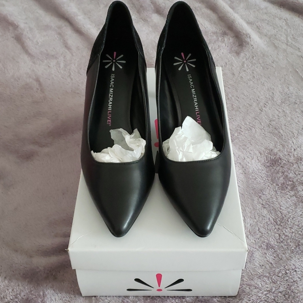 Isaac Mizrahi Elegant Leather Pump